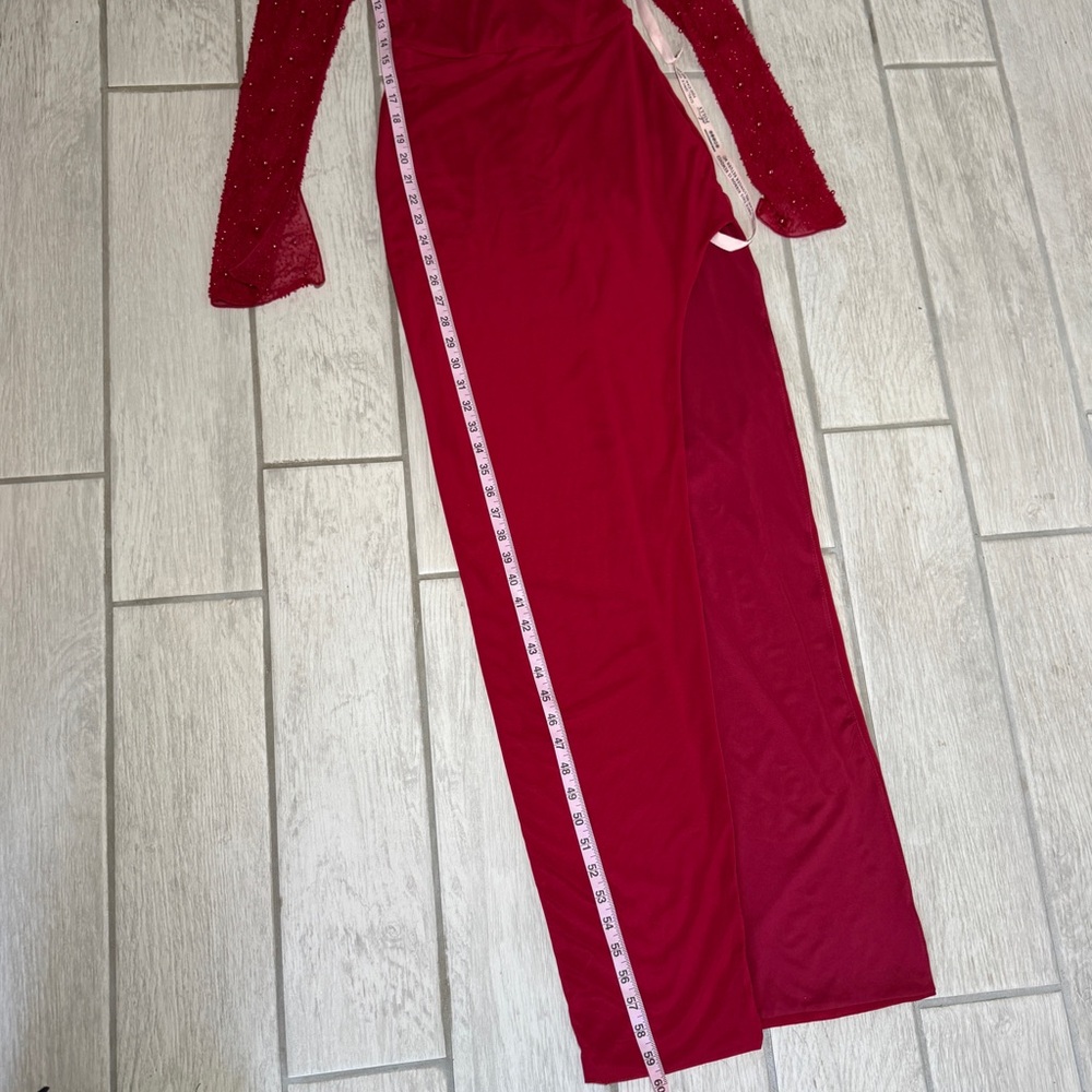 Elegant Red Evening Gown - Picture 4 of 11